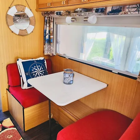 Grosser-schoener-wohnwagen-mit-garten-in-groemitz-400m-vom-meer * Grömitz